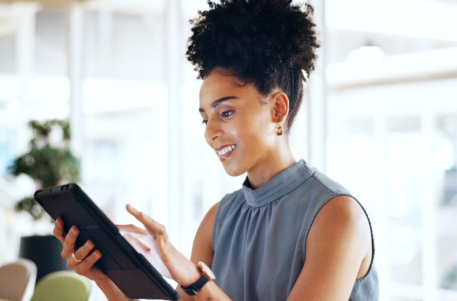 A women using tablet