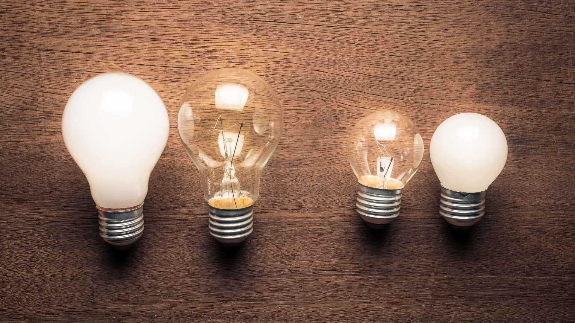comparison of a pair of lightbulbs