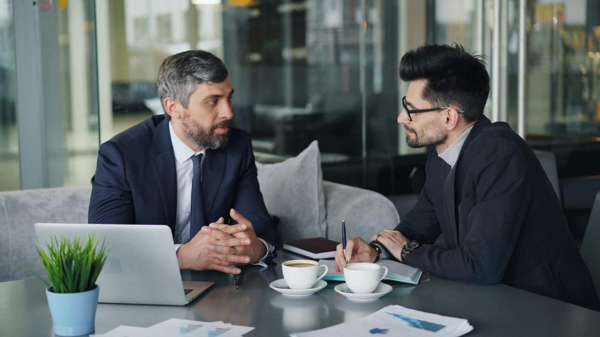 conversation between the client and the agency representative