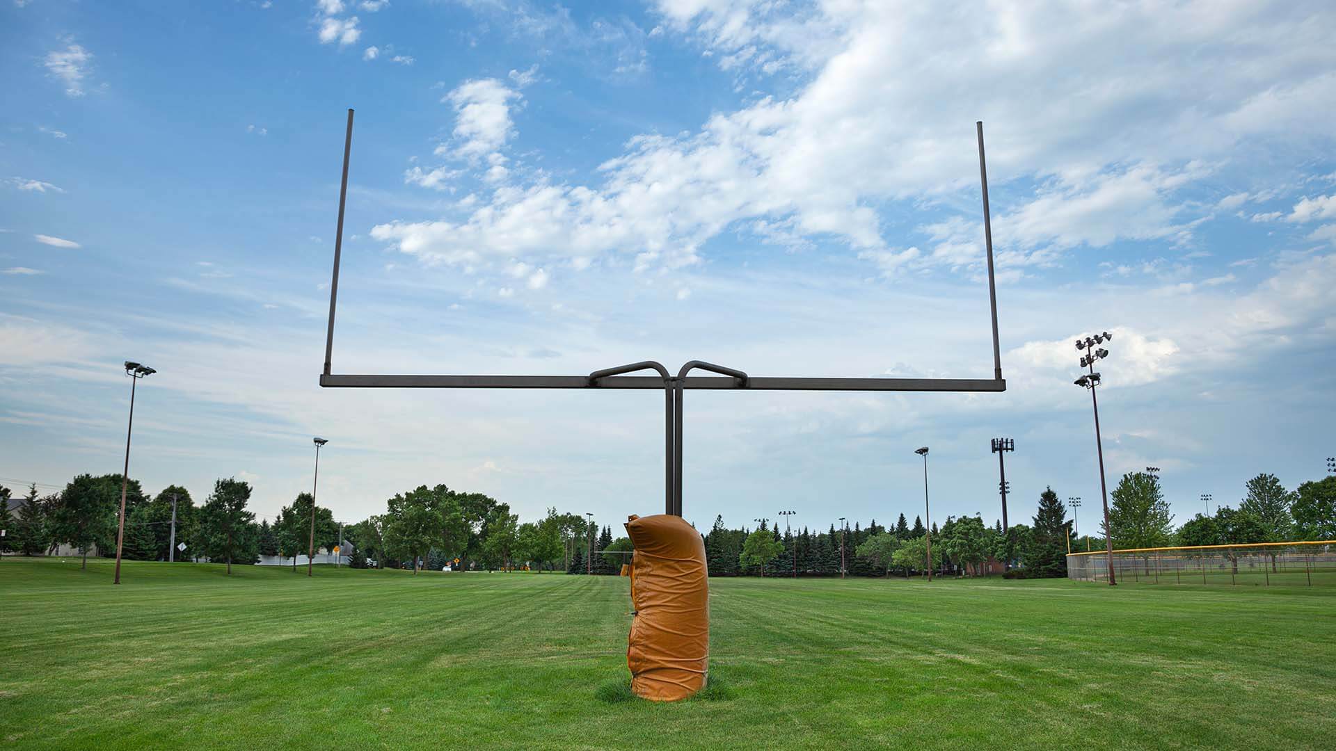 goalposts-on-a-grass-football-field