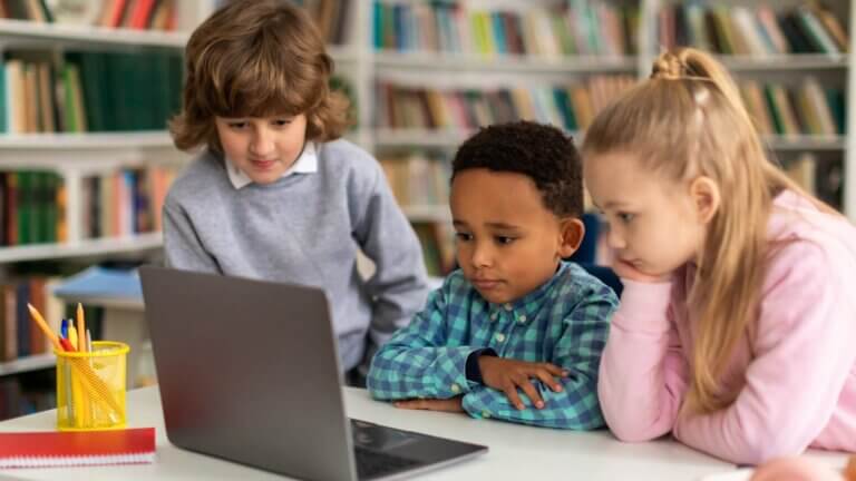 kids learning seo through videos