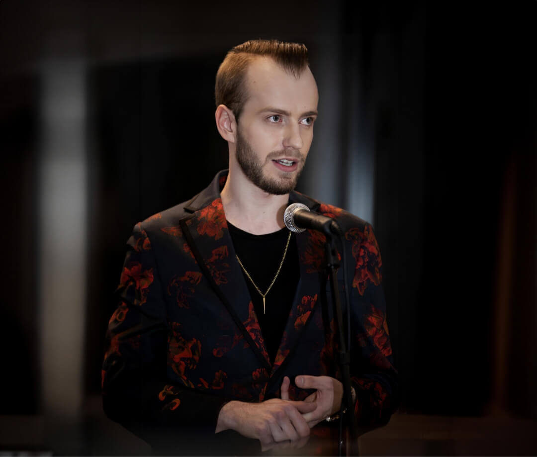 val talking to the mic